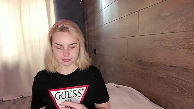 AmmyLuu online show from 04/19/26, 10:38