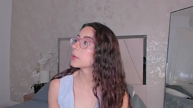 Arii wilde online show from 04/07/26, 12:51