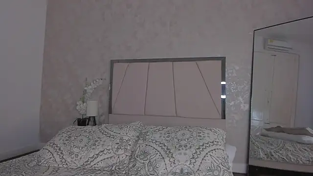 Arii wilde online show from 04/14/26, 12:21