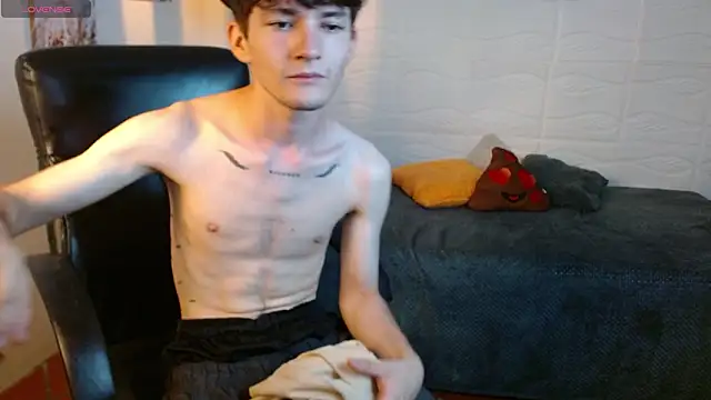 Snapshot of trevor_mob chatting on 02/27/26, 07:46 trevor mob online show from 02/27/26, 07:46