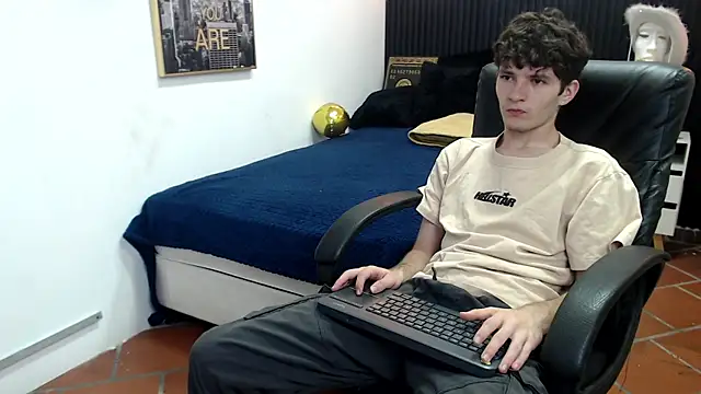 Snapshot of trevor_mob chatting on 06/02/26, 02:28 trevor mob online show from 06/02/26, 02:28