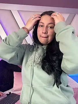 Ashleeyprincess01 online show from 03/18/26, 12:19