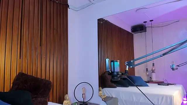 Laila-Miller online show from 03/02/26, 05:08