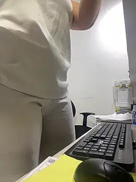 Snapshot of sweet_wet_dreamss chatting on 02/24/26, 01:39 sweet wet dreamss online show from 02/24/26, 01:39