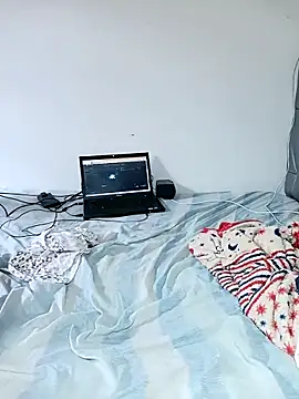 safiya  emira online show from 04/09/26, 03:29