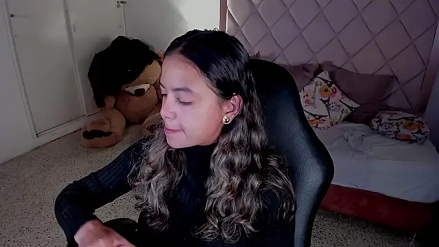 dulce lyraa1 online show from 05/06/26, 04:16