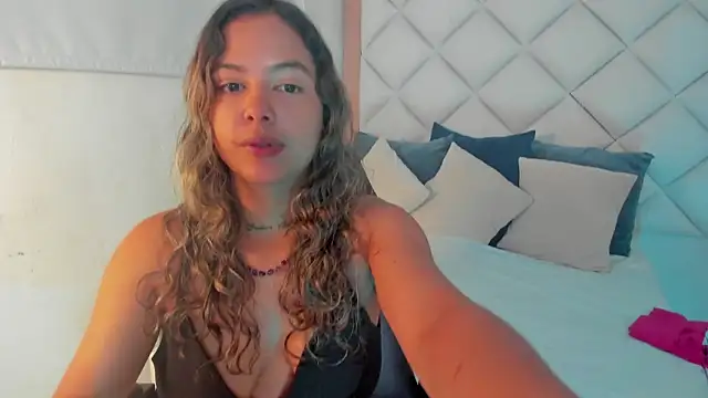 dulce lyraa1 online show from 02/28/26, 04:23