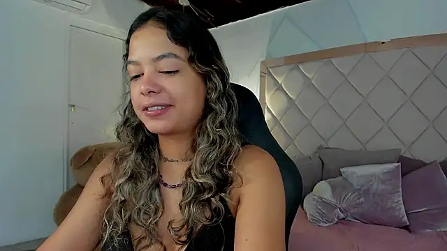 dulce lyraa1 online show from 03/12/26, 05:34