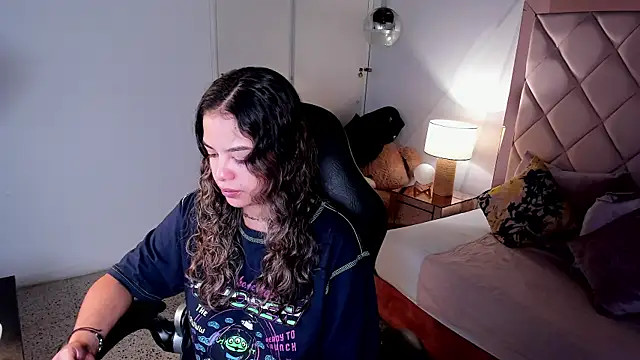 dulce lyraa1 online show from 05/28/26, 03:58