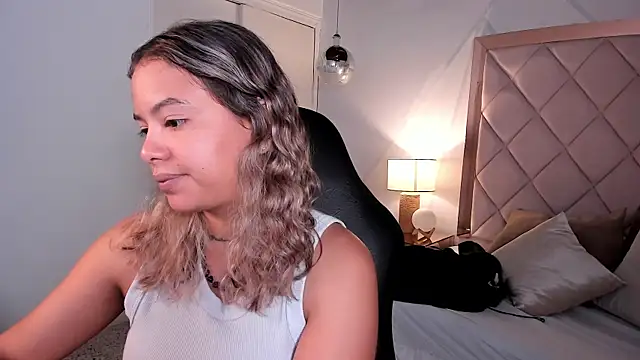 Snapshot of dulce_lyraa1 chatting on 07/07/26, 08:18 dulce lyraa1 online show from 07/07/26, 08:18