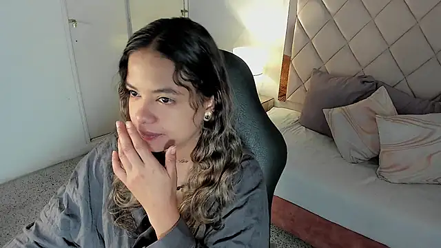 dulce lyraa1 online show from 03/26/26, 04:11