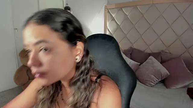 dulce lyraa1 online show from 03/13/26, 04:06