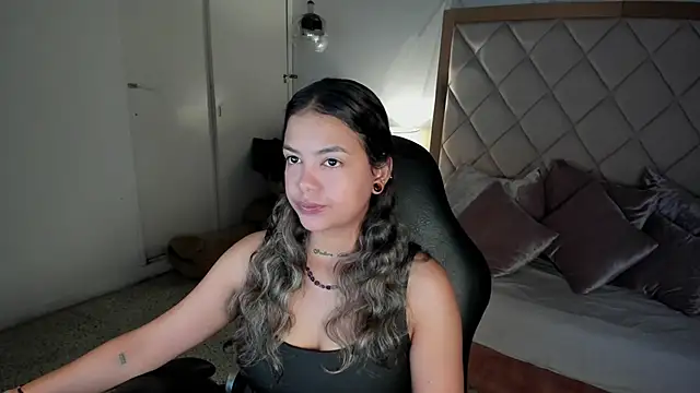 Snapshot of dulce_lyraa1 chatting on 06/17/26, 04:01 dulce lyraa1 online show from 06/17/26, 04:01