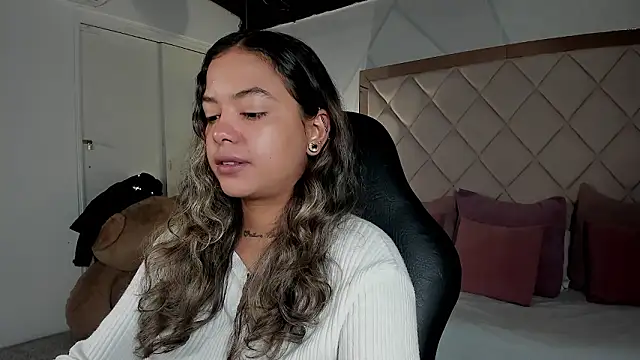 dulce lyraa1 online show from 03/17/26, 04:15