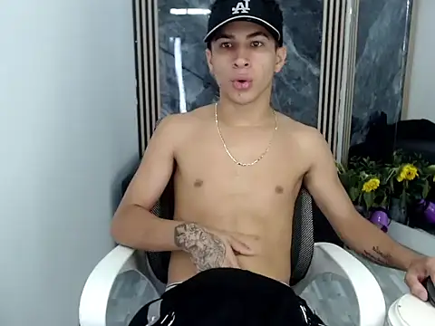 Hollmanhot online show from 03/12/26, 01:44