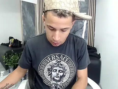 Hollmanhot online show from 04/08/26, 02:02