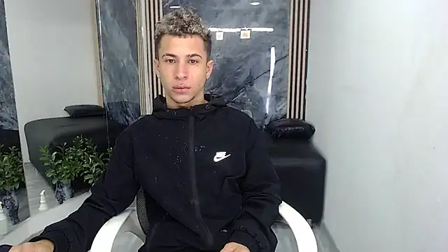 Hollmanhot online show from 04/17/26, 11:35