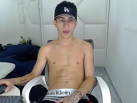 Hollmanhot online show from 03/05/26, 02:08