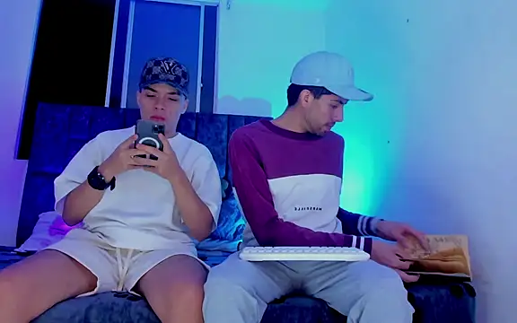 alex and christhoper online show from 03/24/26, 04:12