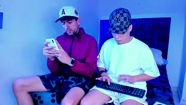 alex and christhoper online show from 03/27/26, 01:34