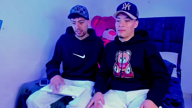 alex and christhoper online show from 03/29/26, 08:27