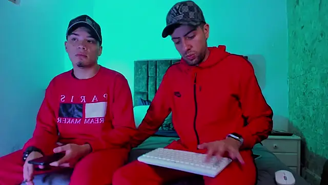 alex and christhoper online show from 04/15/26, 02:06