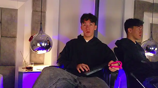 Snapshot of Austin_Reedss chatting on 04/19/26, 12:28 Austin Reedss online show from 04/19/26, 12:28