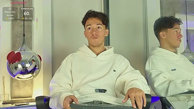 Snapshot of Austin_Reedss chatting on 03/24/26, 12:27 Austin Reedss online show from 03/24/26, 12:27