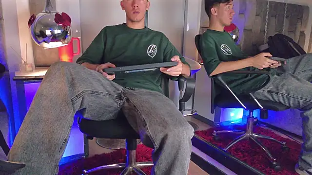 Snapshot of Austin_Reedss chatting on 04/14/26, 01:27 Austin Reedss online show from 04/14/26, 01:27