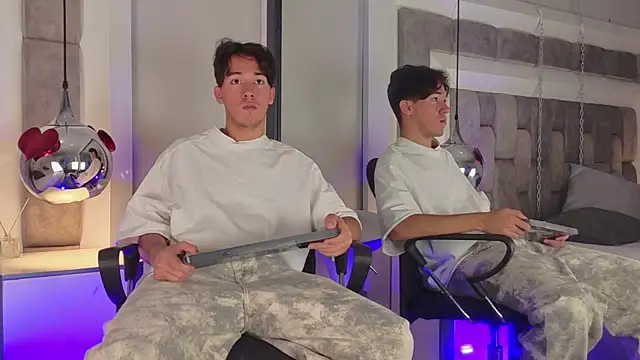 Snapshot of Austin_Reedss chatting on 04/04/26, 02:12 Austin Reedss online show from 04/04/26, 02:12