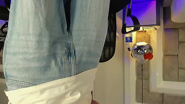 Snapshot of Austin_Reedss chatting on 03/09/26, 12:09 Austin Reedss online show from 03/09/26, 12:09