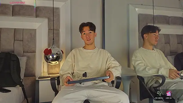 Snapshot of Austin_Reedss chatting on 03/25/26, 01:32 Austin Reedss online show from 03/25/26, 01:32