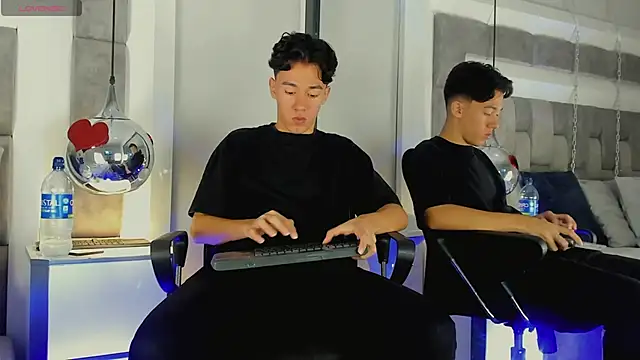 Snapshot of Austin_Reedss chatting on 03/18/26, 12:41 Austin Reedss online show from 03/18/26, 12:41