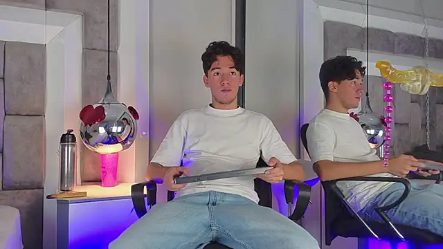 Snapshot of Austin_Reedss chatting on 04/06/26, 02:07 Austin Reedss online show from 04/06/26, 02:07