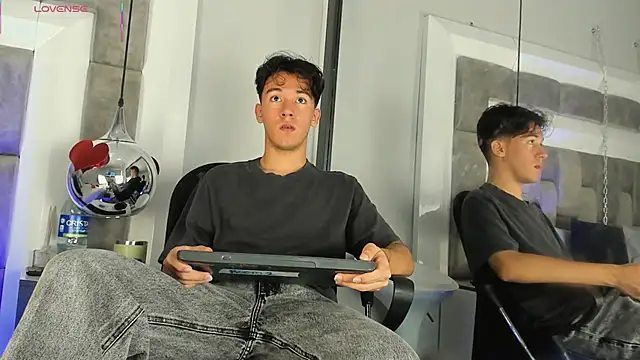 Snapshot of Austin_Reedss chatting on 03/22/26, 03:57 Austin Reedss online show from 03/22/26, 03:57