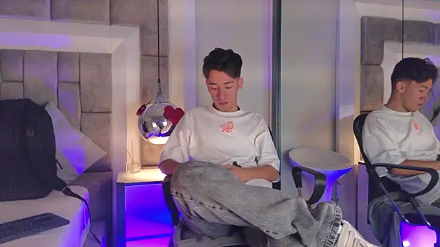 Snapshot of Austin_Reedss chatting on 04/10/26, 02:46 Austin Reedss online show from 04/10/26, 02:46