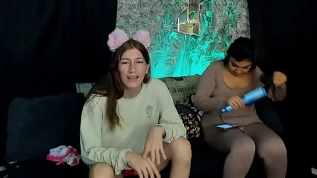 The Wicked Queens02 online show from 04/15/26, 05:24