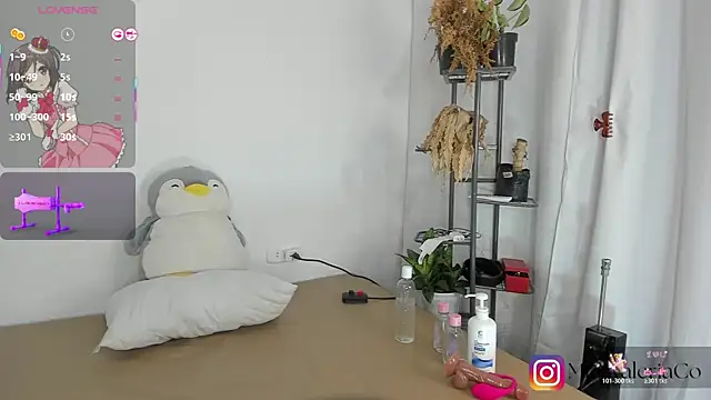 Mia-Valeria- online show from 07/07/26, 06:27