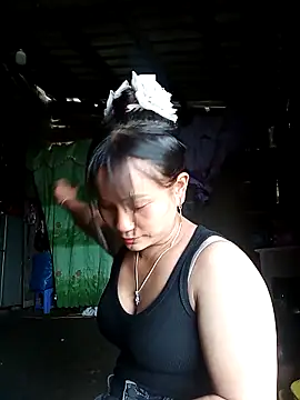 mami-rubi online show from 04/28/26, 03:00