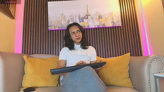 Elisasue online show from 05/22/26, 03:15