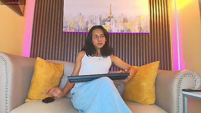 Elisasue online show from 05/20/26, 03:03