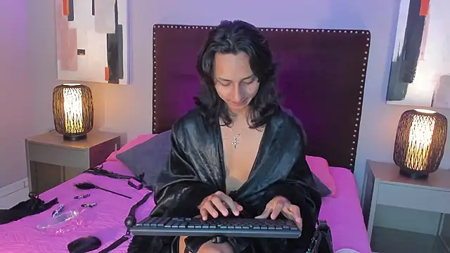 Elisasue online show from 03/02/26, 04:02