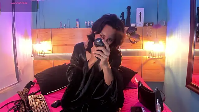 Elisasue online show from 03/08/26, 03:21