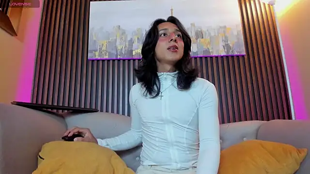 Elisasue online show from 04/22/26, 02:51