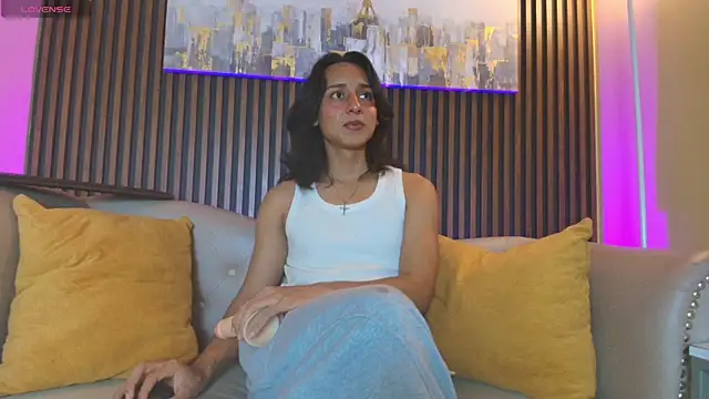 Snapshot of Elisasue chatting on 06/05/26, 03:22 Elisasue online show from 06/05/26, 03:22