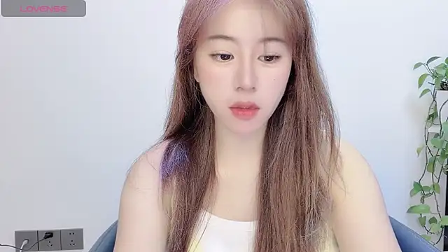 Snapshot of Baixi-01 chatting on 06/18/26, 12:32 Baixi-01 online show from 06/18/26, 12:32