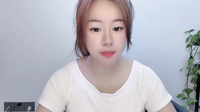 Snapshot of Baixi-01 chatting on 06/04/26, 04:39 Baixi-01 online show from 06/04/26, 04:39