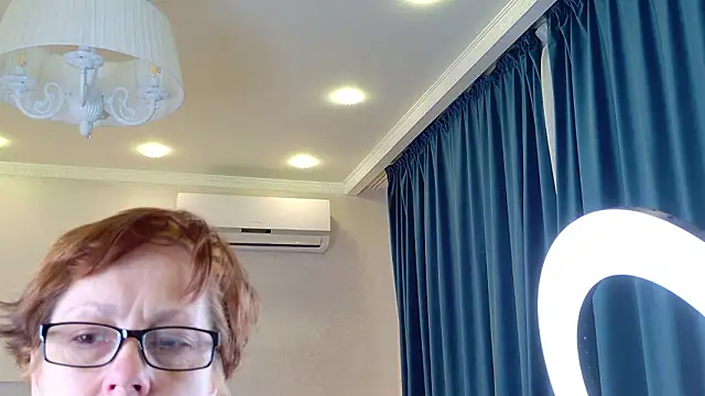 Snapshot of LioraWeiss chatting on 03/01/26, 06:57 LioraWeiss online show from 03/01/26, 06:57