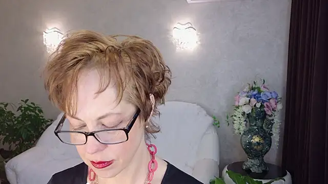 LioraWeiss online show from 03/06/26, 06:30