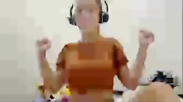 EllieCoconut001 online show from 06/06/26, 10:09